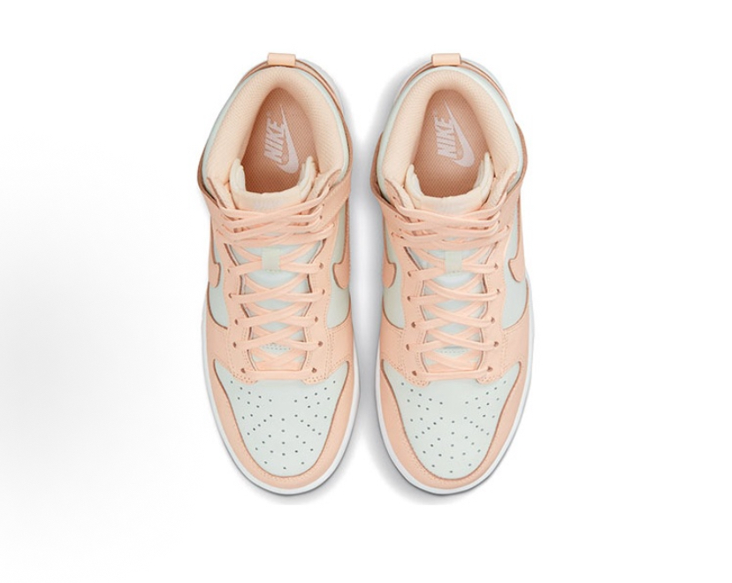 Nike Dunk "Crimson Tint" 4